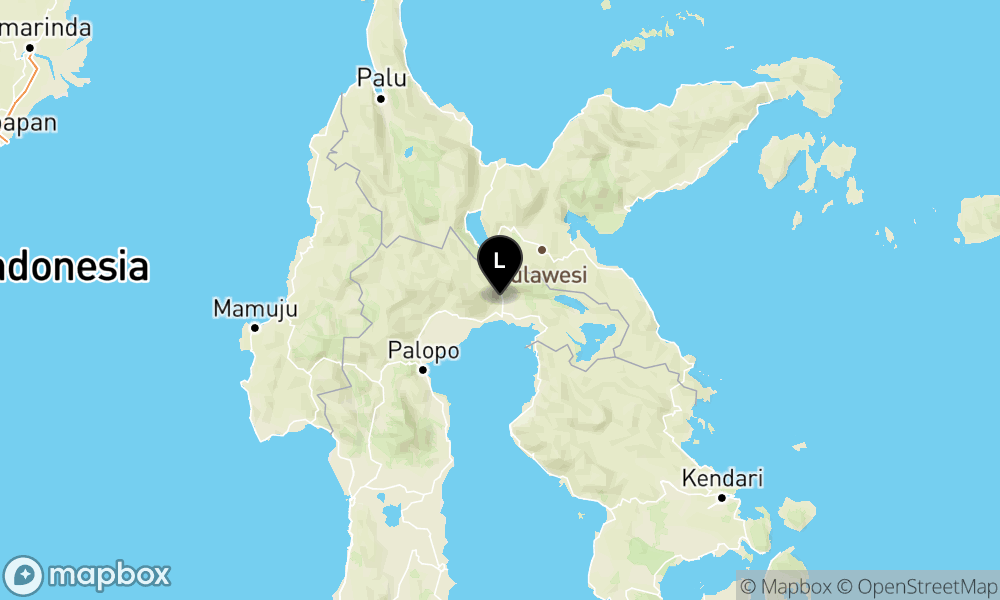 Pusat gempa berada di darat 44 km barat laut Luwutimur